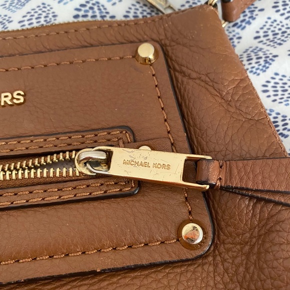 SOLD - Michael Kors Brown Gilmore Cross Body Bag - Picture 9 of 13